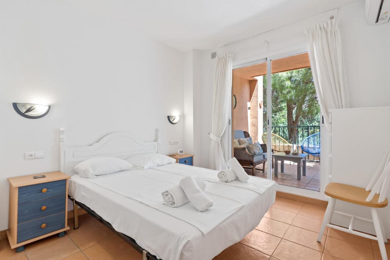 Apartamento Family With Pool In By Costarentals - Ref 225