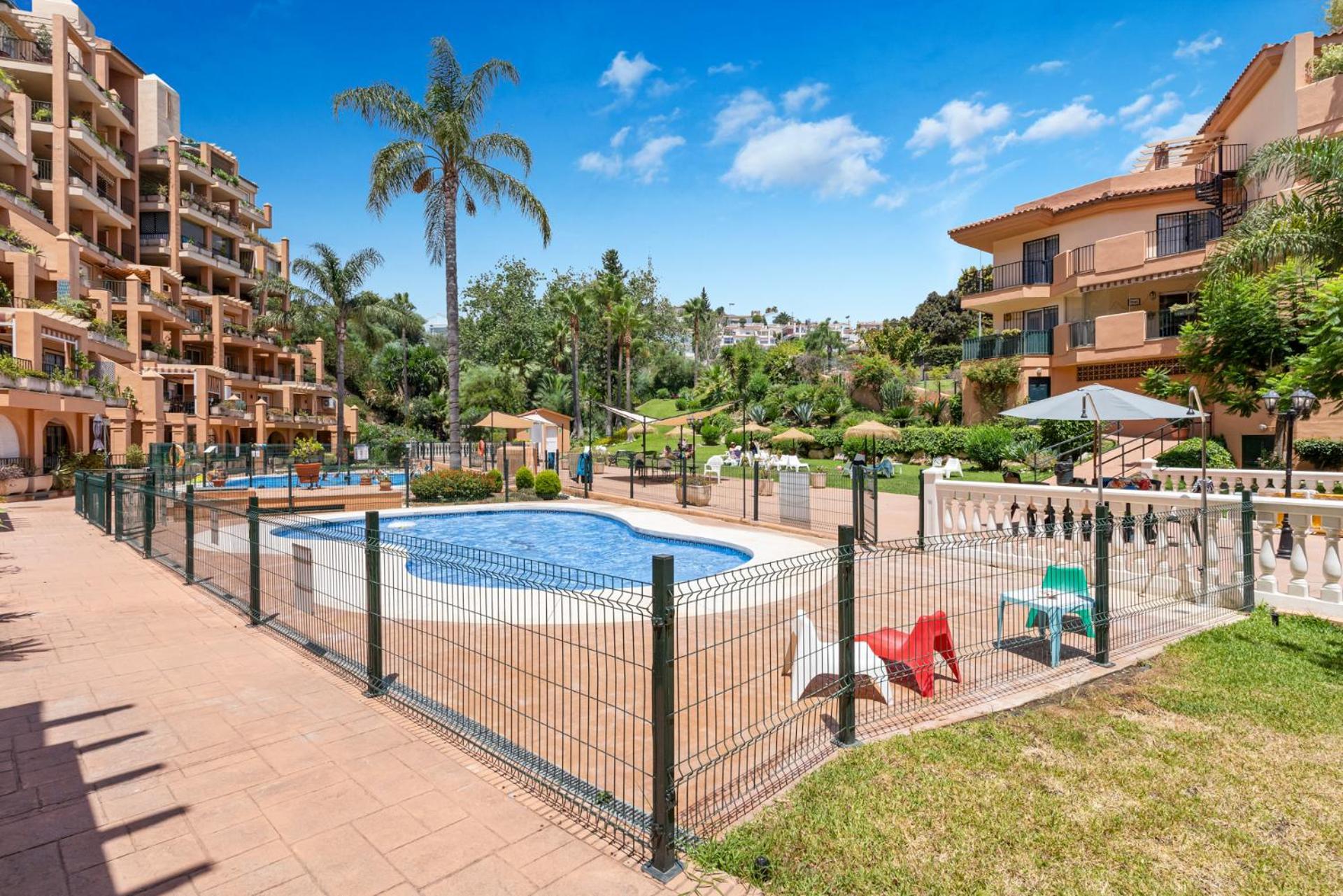 Family With Pool In By Costarentals - Ref 225 *